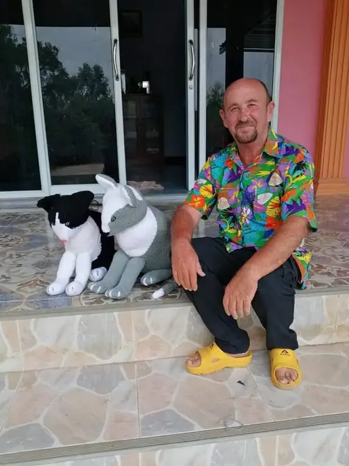 The Caza Cats ezgif 3d856ca067df43c3