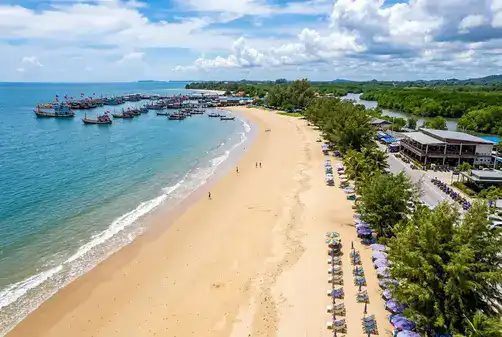 Laem Charoen Beach